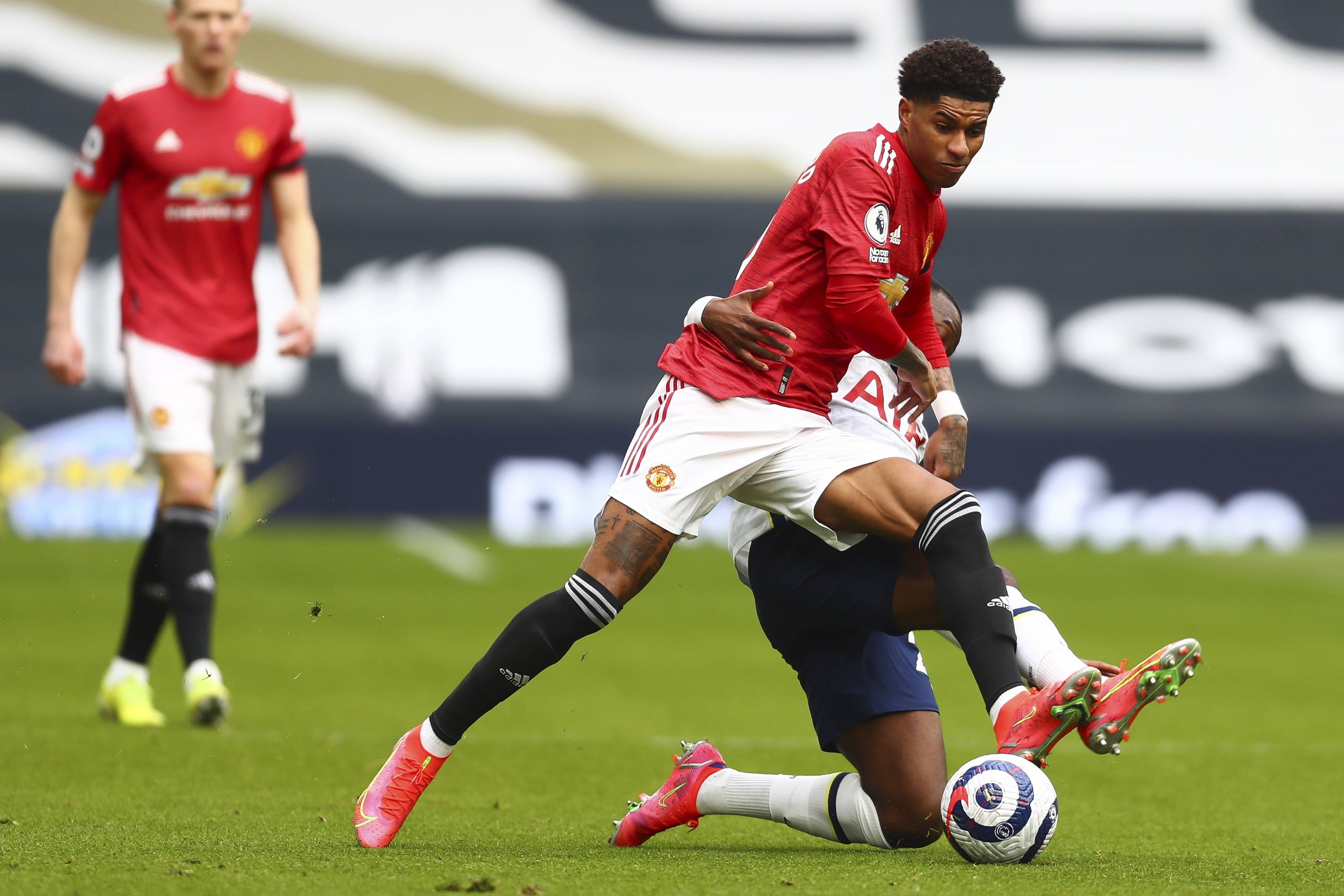 失误频频 失误频频